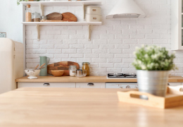 Comment choisir une table en bois pour sa cuisine ?